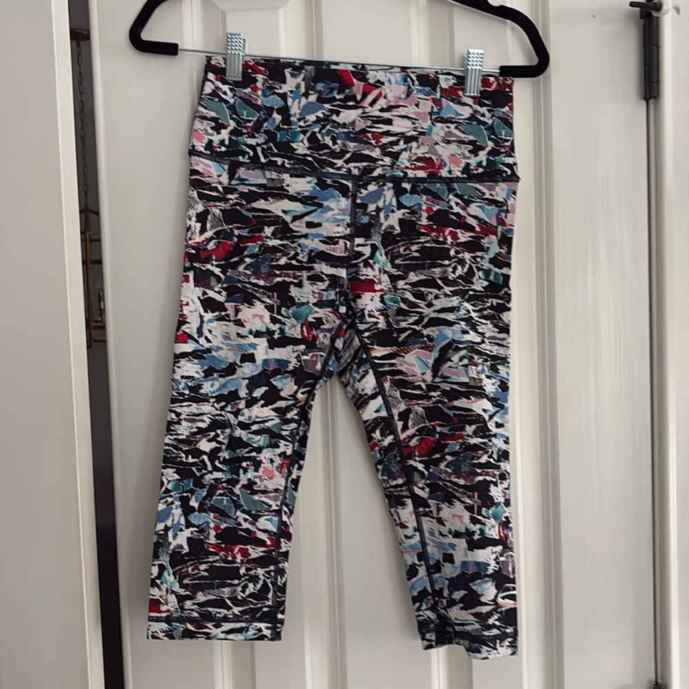 Lululemon capri work out pants